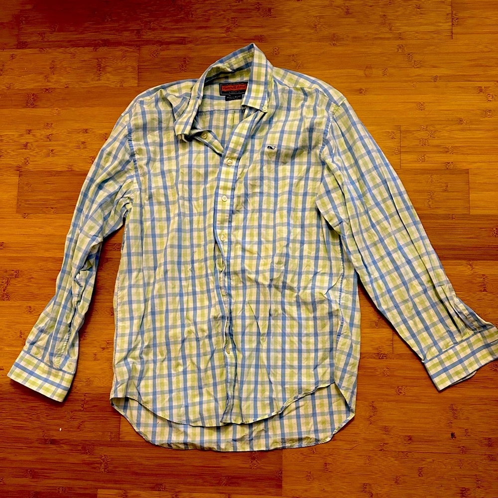 Vineyard Vines button down - men’s M
